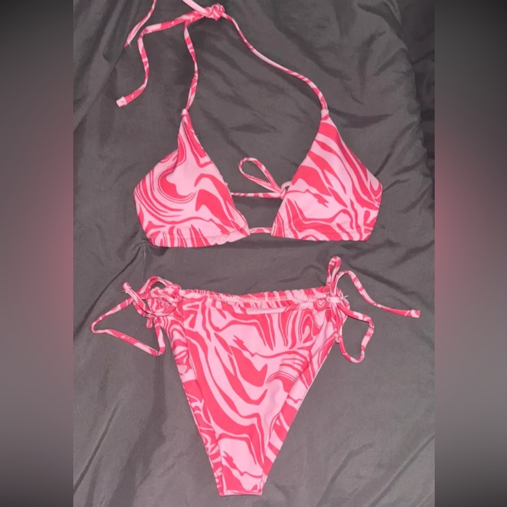 Bikini bundle - Picture 3 of 4
